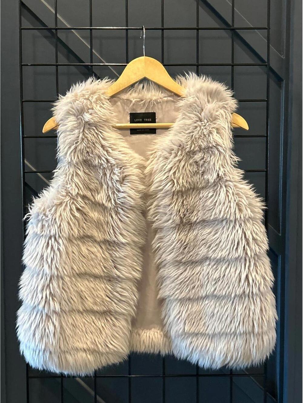 Love Tree Womens Faux Fur Vest Size Small Grey Sleeveless Hippie